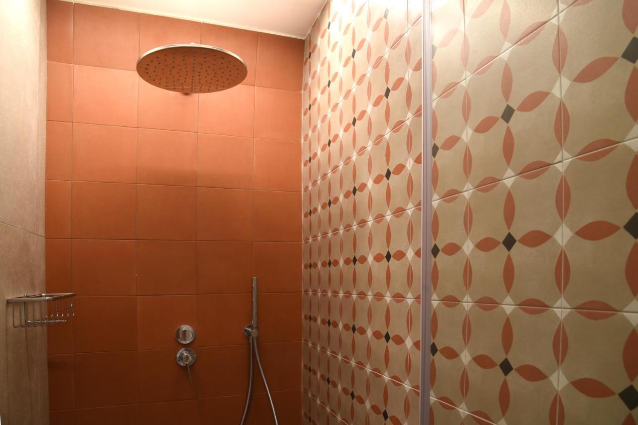 Li Frati Suite Lecce Bagian luar foto