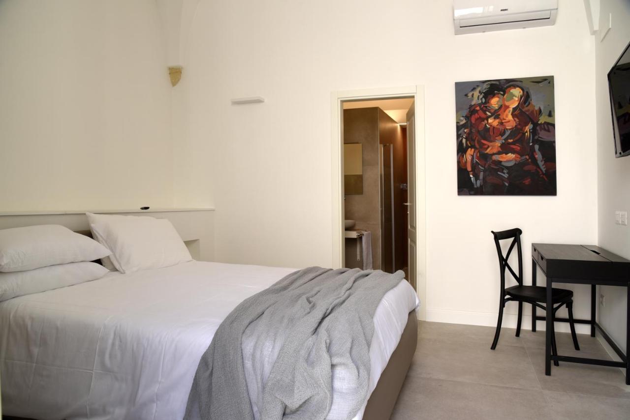 Li Frati Suite Lecce Bagian luar foto