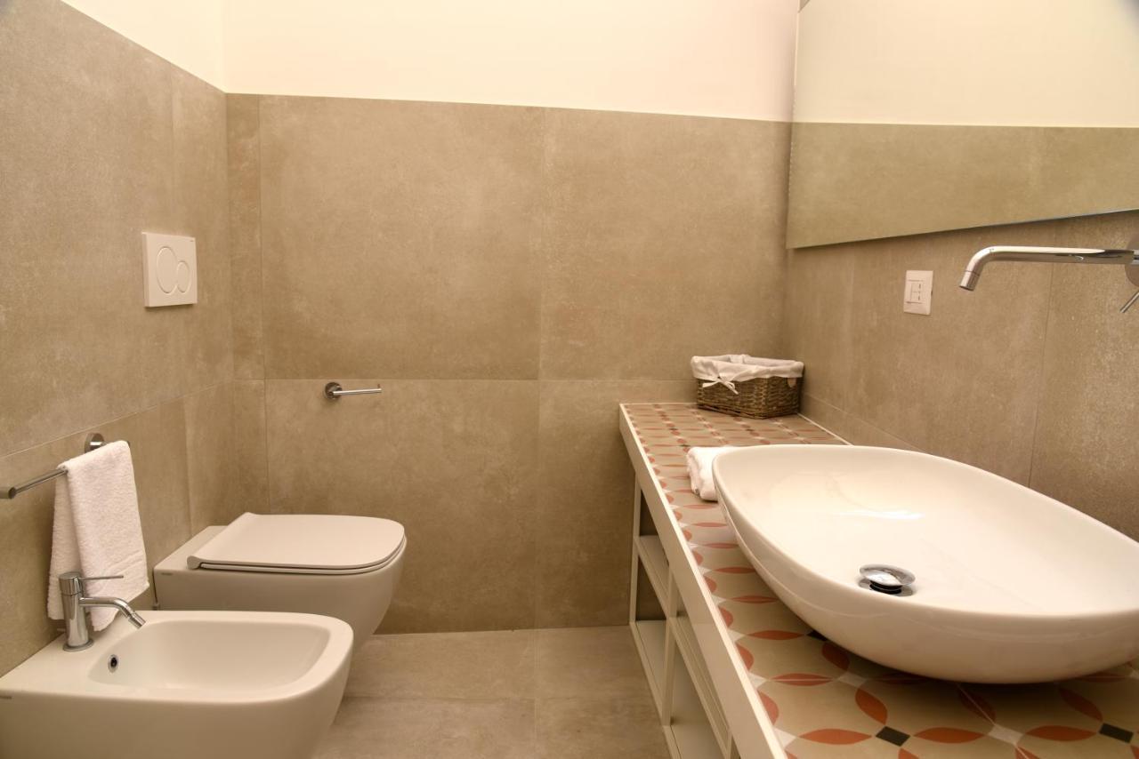 Li Frati Suite Lecce Bagian luar foto