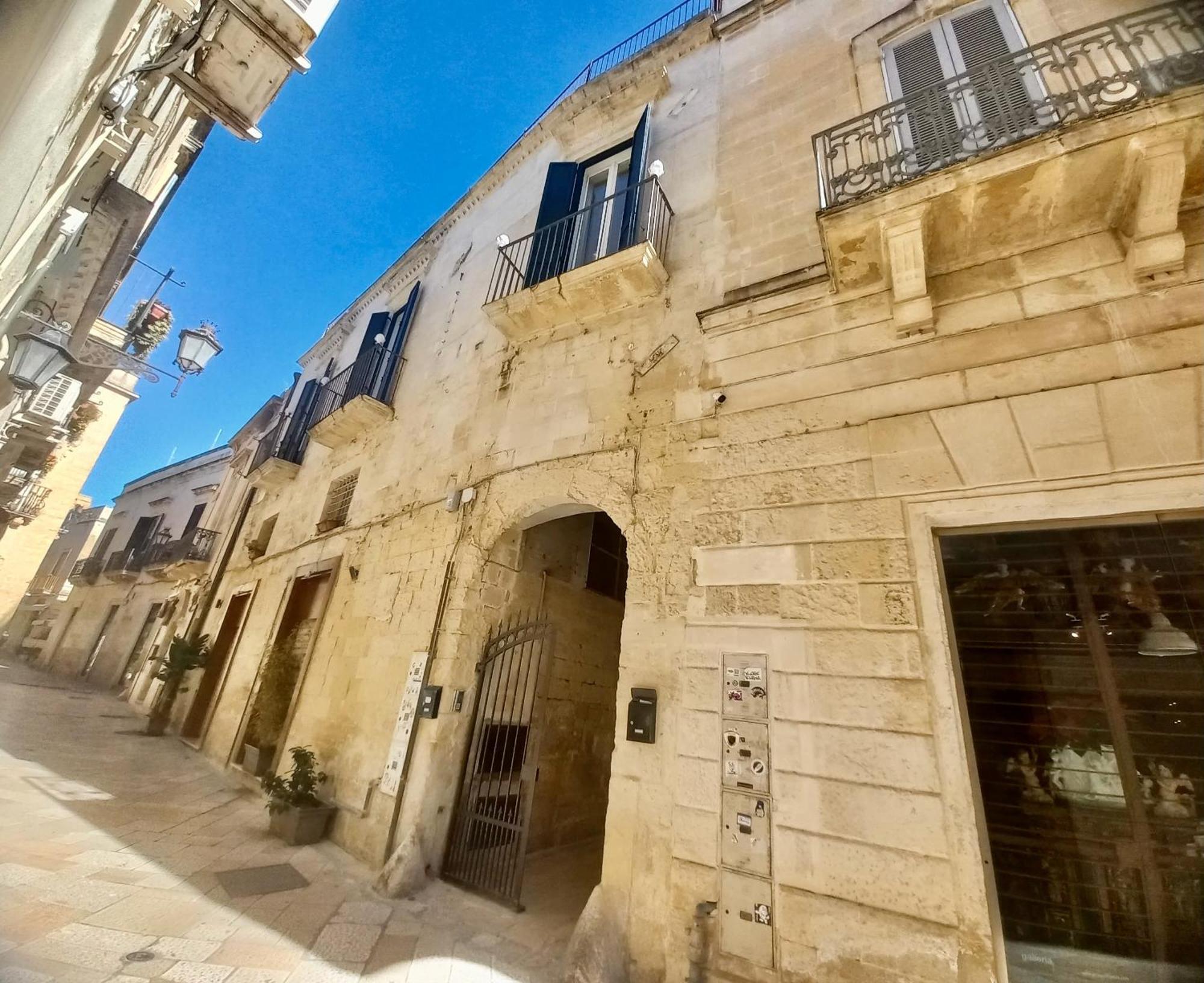 Li Frati Suite Lecce Bagian luar foto