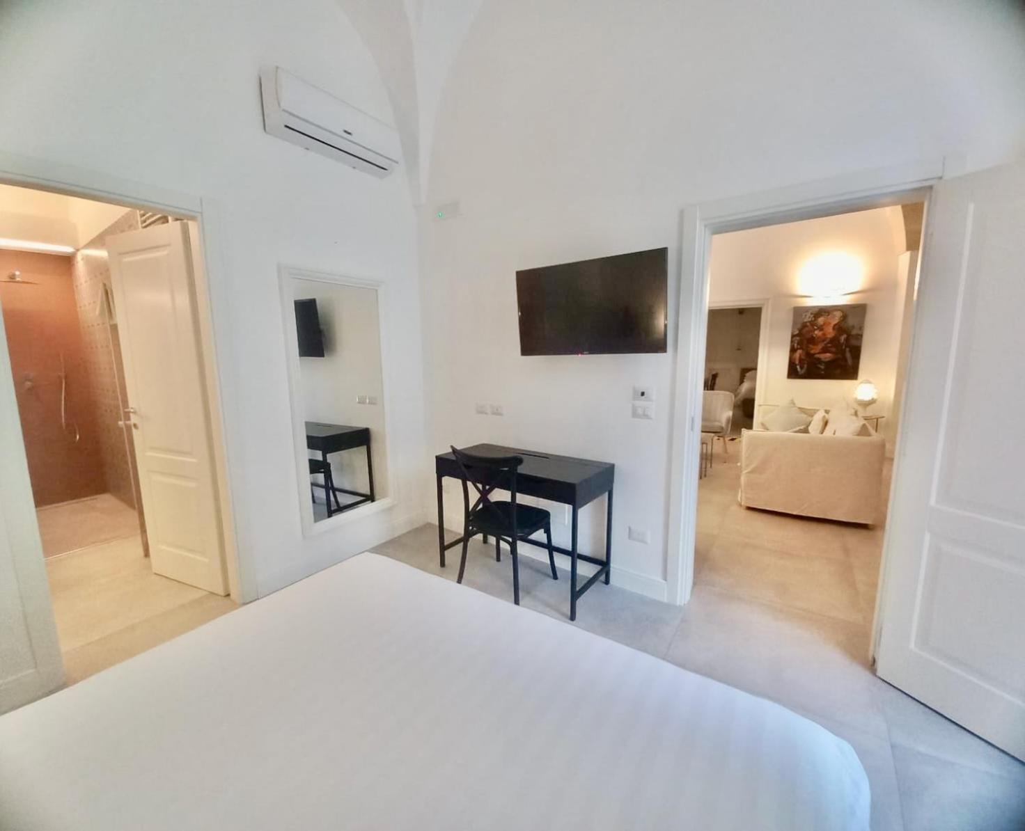 Li Frati Suite Lecce Bagian luar foto